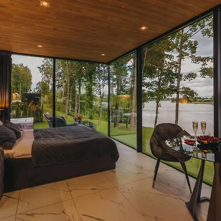 7mirrors Guest house